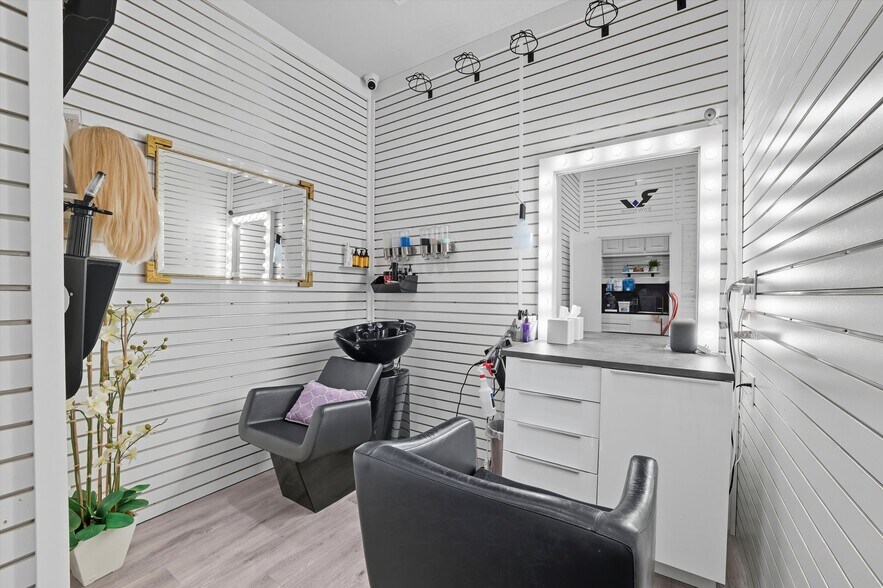 More Photos Of 450 W Harwood Rd, Hurst Freestanding For Sale