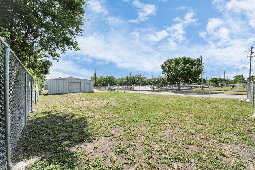 More Photos Of 12024 Alief Clodine Rd, Houston Light Distribution For Sale