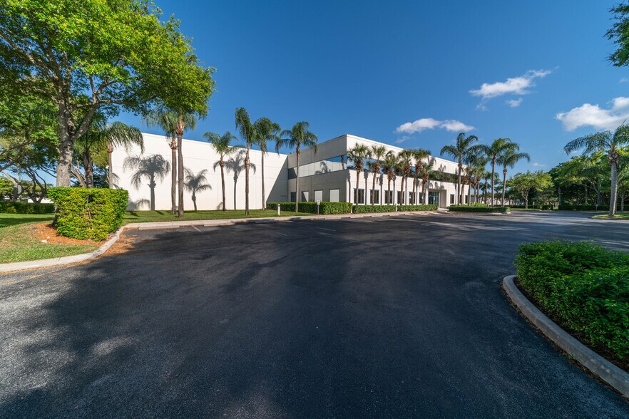 More Photos Of 3451 Executive Way, Miramar Warehouse For Lease