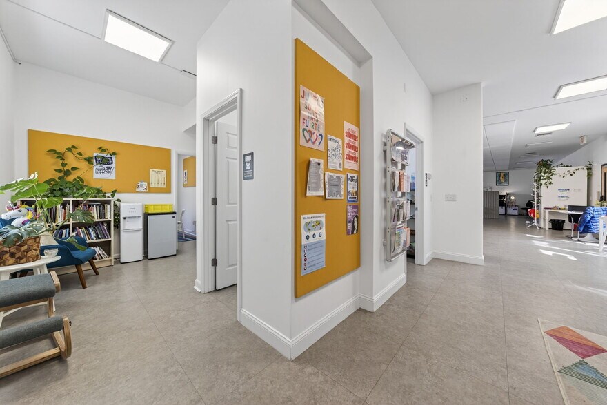 More Photos Of 1229 E Franklin St, Chapel Hill Loft Creative Space For Lease