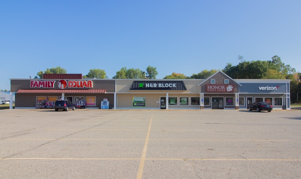 More Photos Of 1253 Lincoln Rd, Allegan Freestanding For Lease