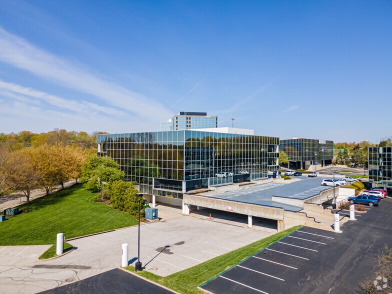 More Photos Of 1300 E 104th St, Kansas City Medical For Lease