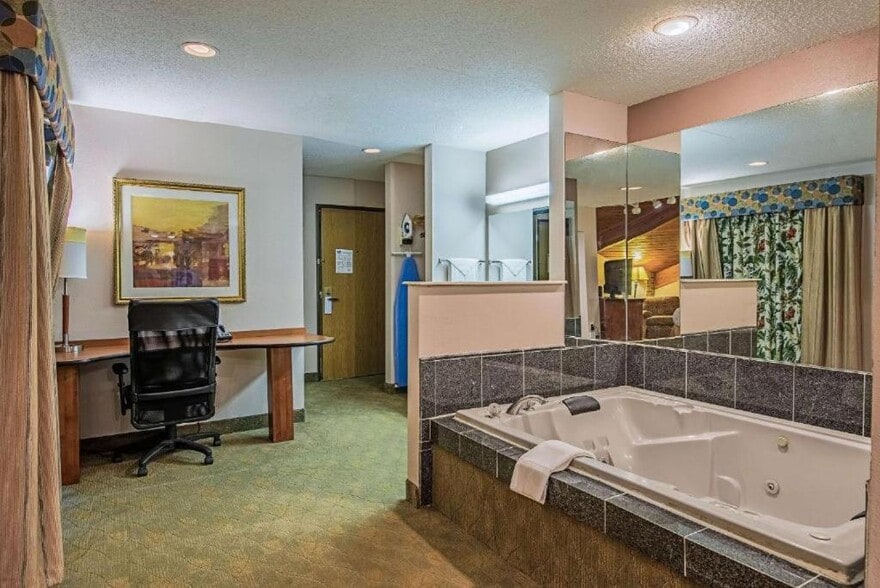 More Photos Of 2820 Hotel Ave, Huntington Hospitality For Sale