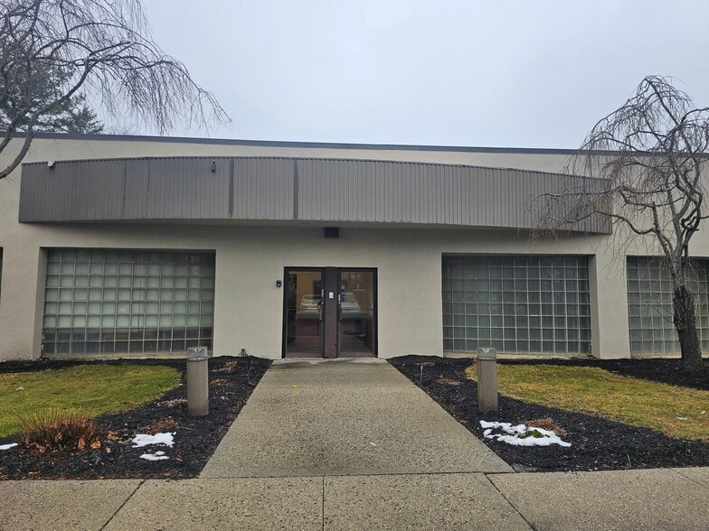 More Photos Of 369 E Main St, East Islip Medical For Sale