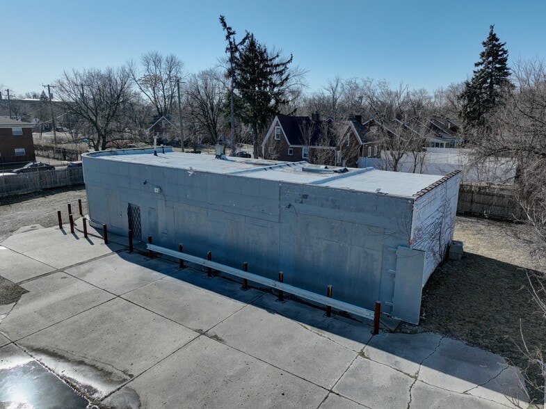 More Photos Of 10301 Whittier Ave, Detroit Auto Repair For Sale