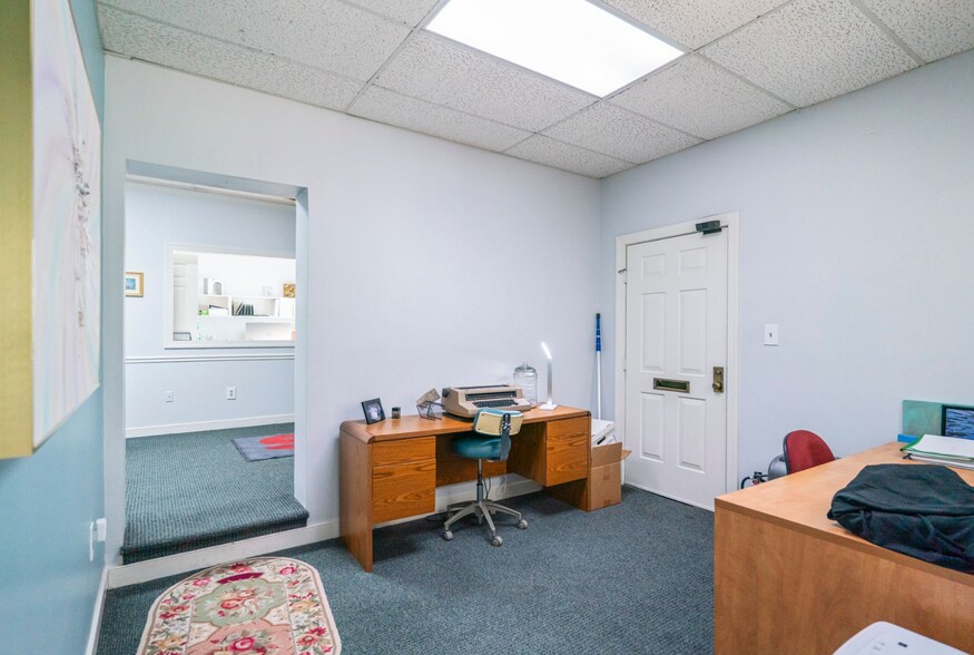 More Photos Of 8403 Richmond Hwy, Alexandria Storefront Retail Office For Sale