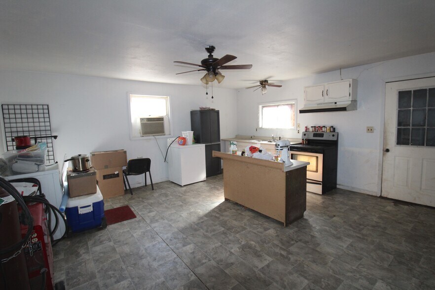 More Photos Of 3768 Private Road 1271, Willow Springs Industrial For Sale