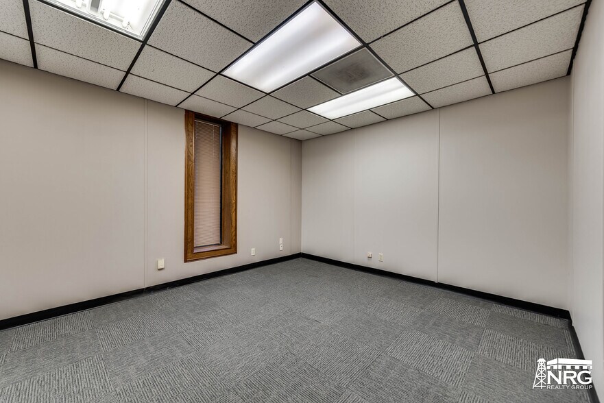 More Photos Of 1503 E Taylor Ave, Midland Industrial For Sale