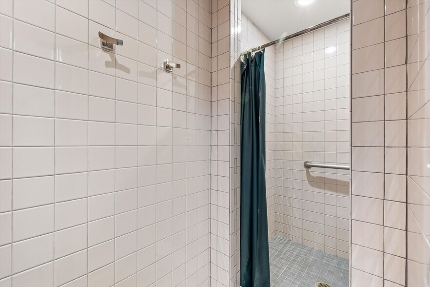 More Photos Of 35 Sunset Dr, Basalt Warehouse For Sale
