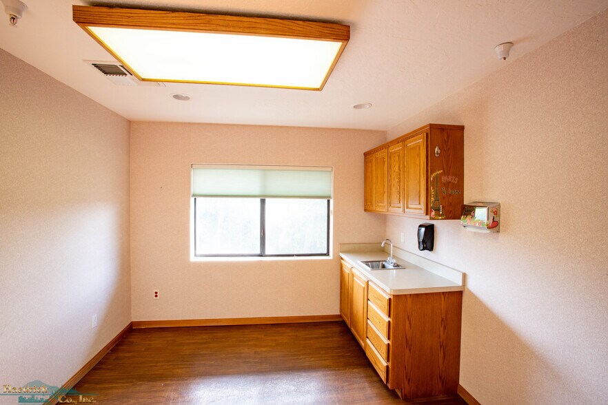 More Photos Of 2650 Edith Ave, Redding Medical For Sale