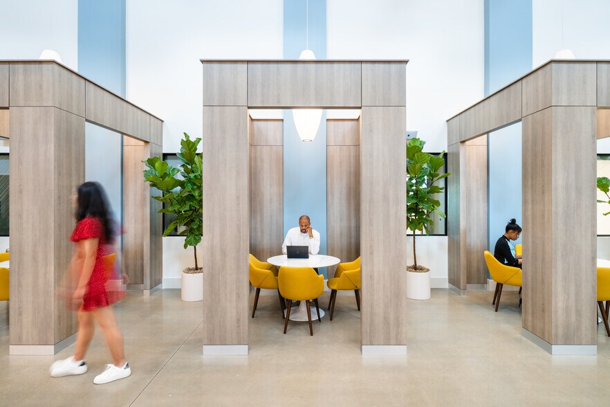 More Photos Of 4324 Mapleshade Ln, Plano Coworking Space