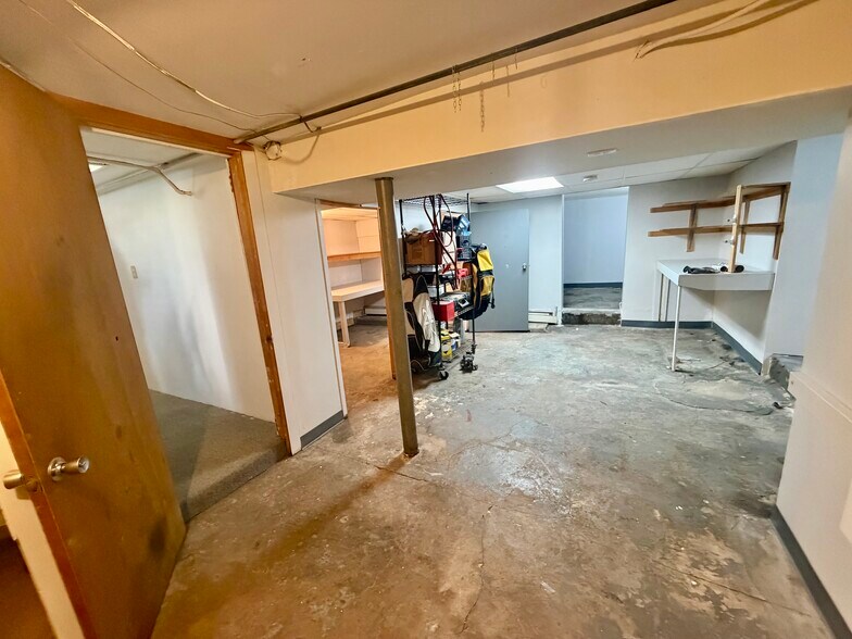 More Photos Of 11 Park Pl, Verona Flex For Lease