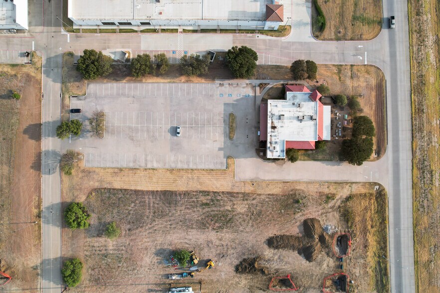 More Photos Of 5812 N Interstate 35, Denton Restaurant For Lease