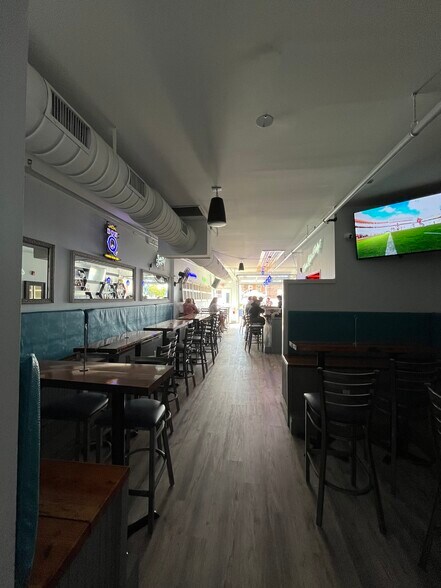 More Photos Of 1107 Jackson Ave E, Oxford Restaurant For Lease