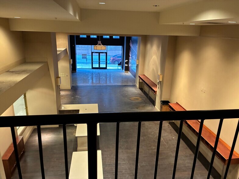 More Photos Of 817 Olive St, Saint Louis General Retail For Lease