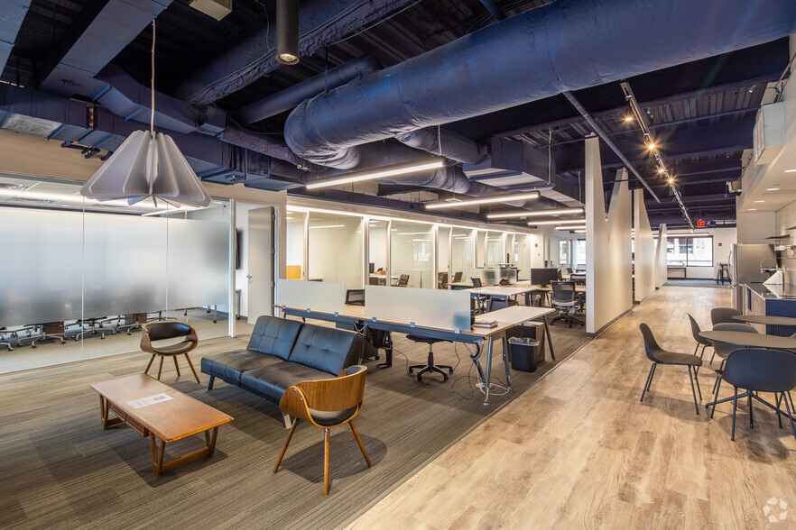 More Photos Of 200 N Broadway, Saint Louis Office For Lease