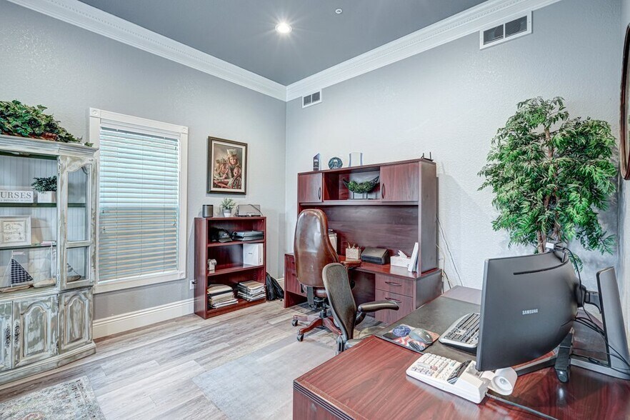 More Photos Of 8330 Brentwood Blvd, Brentwood Medical For Lease