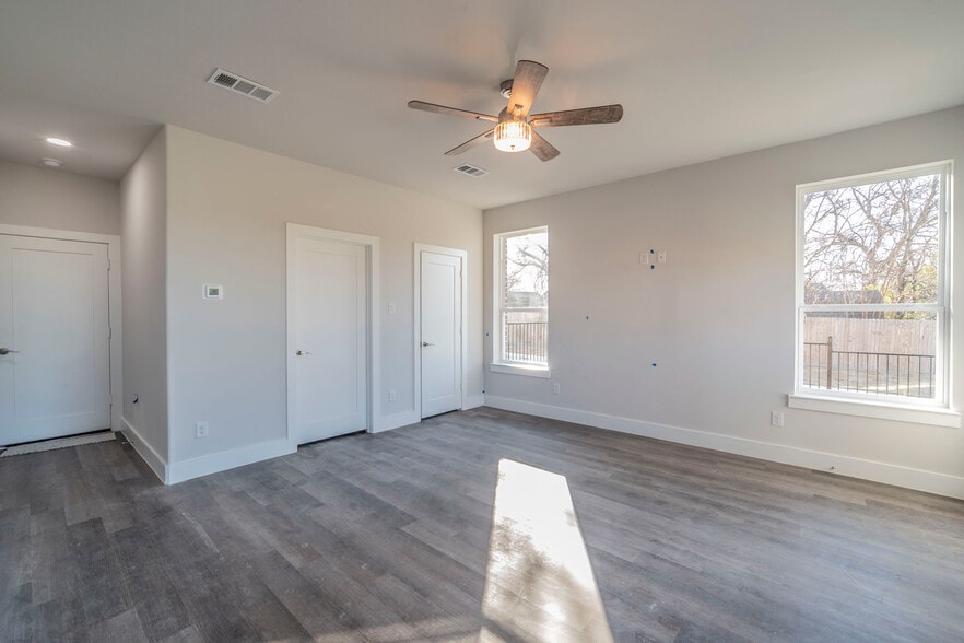 More Photos Of 1601 Mignon Dr, Arlington Apartments For Sale