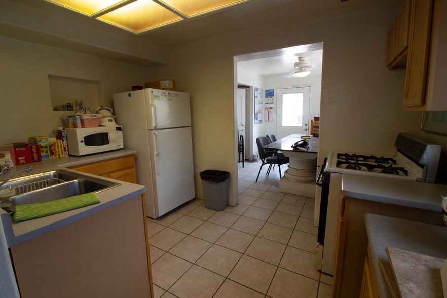 More Photos Of 517 S Lebaron St, Mesa Warehouse For Lease