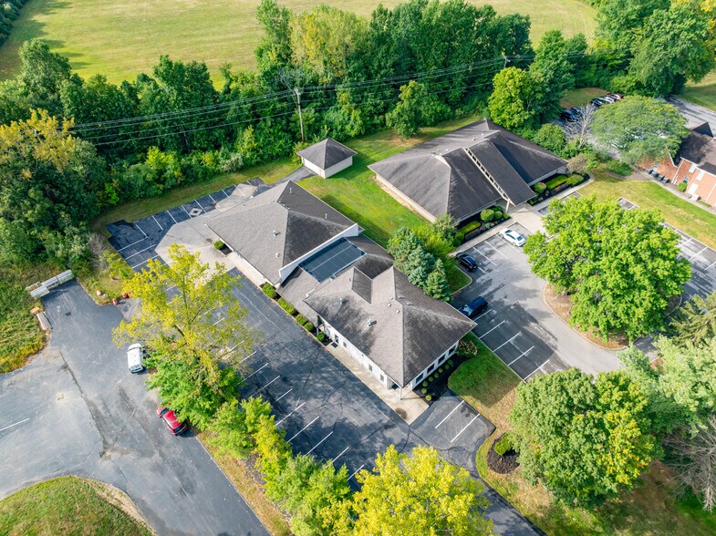 More Photos Of 171 Green Meadows Dr S, Lewis Center Office Residential For Sale