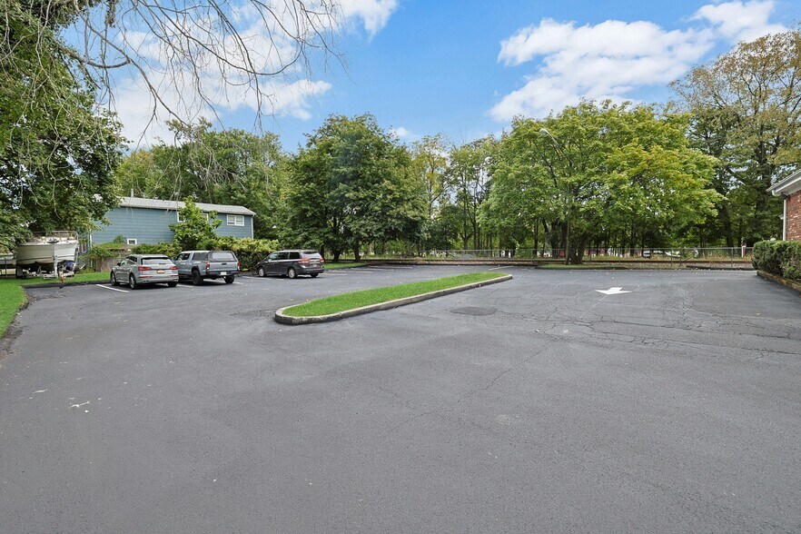 More Photos Of 80 Old Tappan Rd, Tappan Bank For Sale