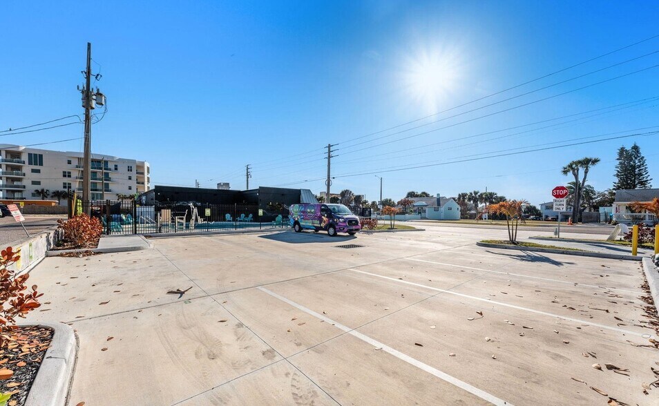 More Photos Of 101 N Atlantic Ave, Cocoa Beach General Retail For Sale