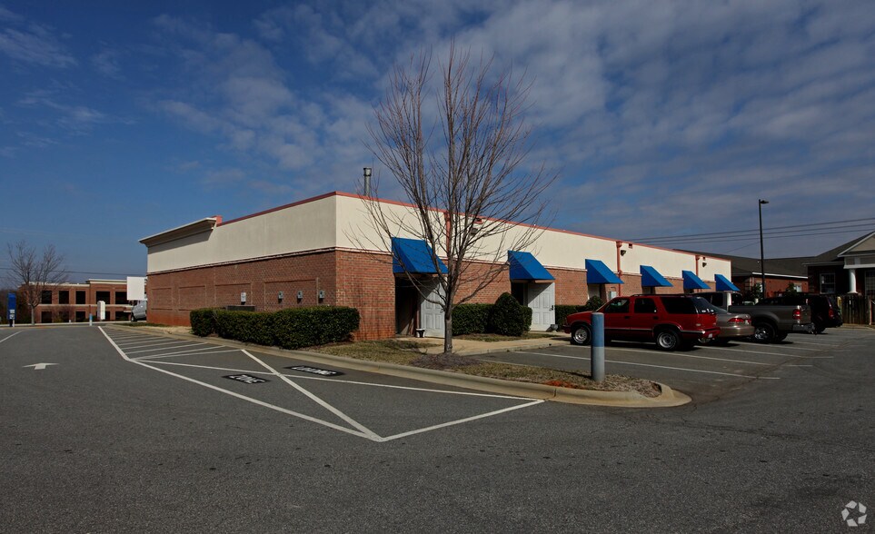 More Photos Of 278 N NC 16 Business Hwy, Denver Freestanding For Lease