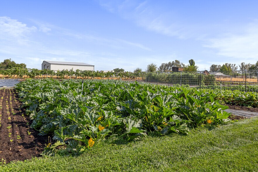 More Photos Of 6109 W Richardson Rd, Pasco Specialty For Sale