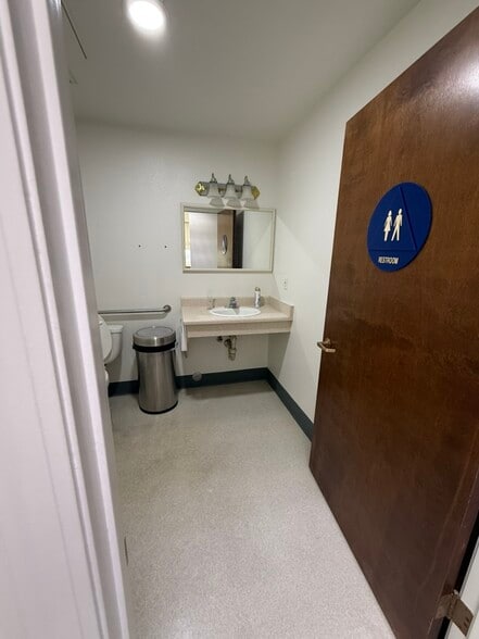 More Photos Of 1481 Live Oak Blvd, Yuba City Medical For Lease