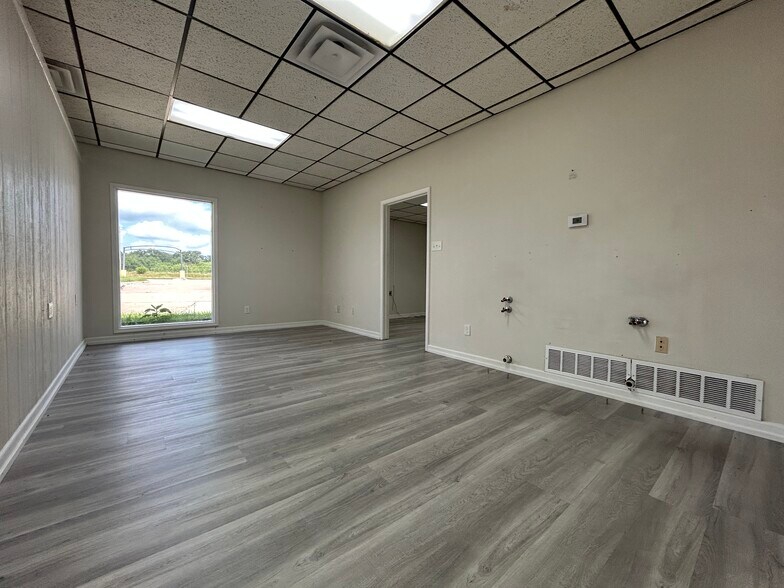 More Photos Of 440 S Hillcrest Dr, Sulphur Springs Medical For Sale