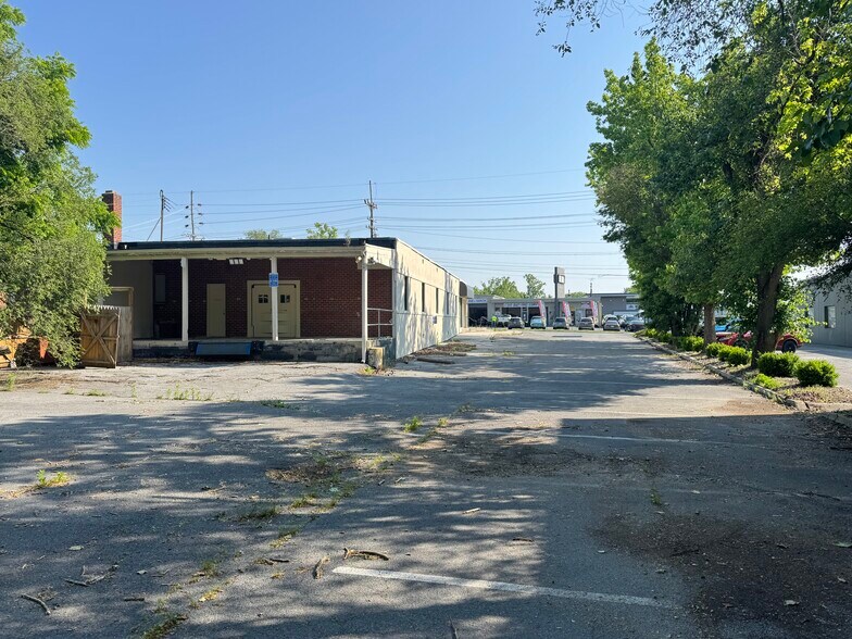 More Photos Of 535 Northern Ave, Hagerstown Showroom For Lease