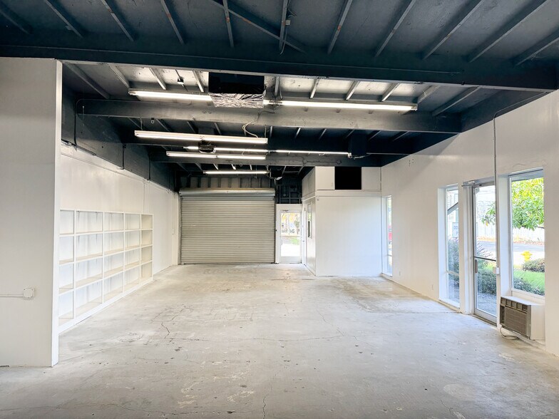 More Photos Of 158 Hamilton Dr, Novato Warehouse For Lease