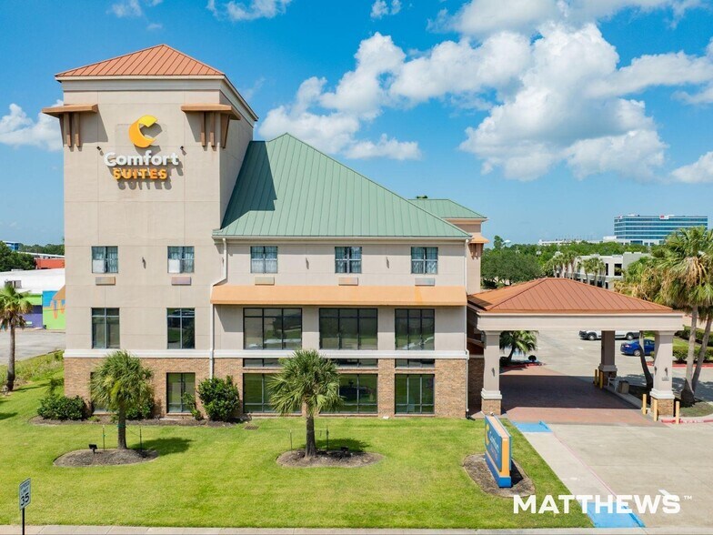 More Photos Of 16931 Texas Ave, Webster Hotel For Sale