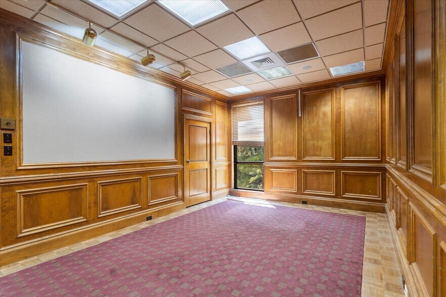 More Photos Of 9846 State Highway 31 E, Tyler Medical For Sale