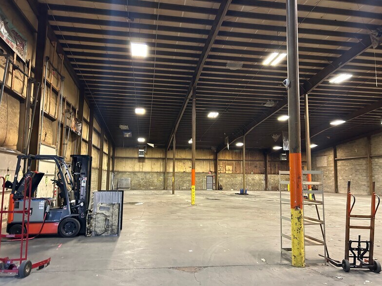 More Photos Of 326 Dartmouth College Hwy, Lebanon Warehouse For Sale