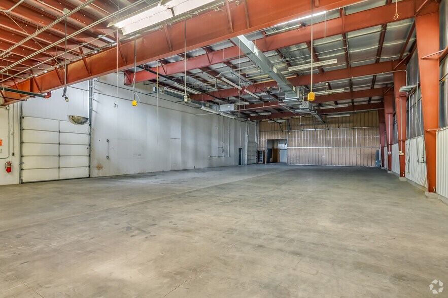 More Photos Of 2390 Industrial Dr, Neenah Warehouse For Sale