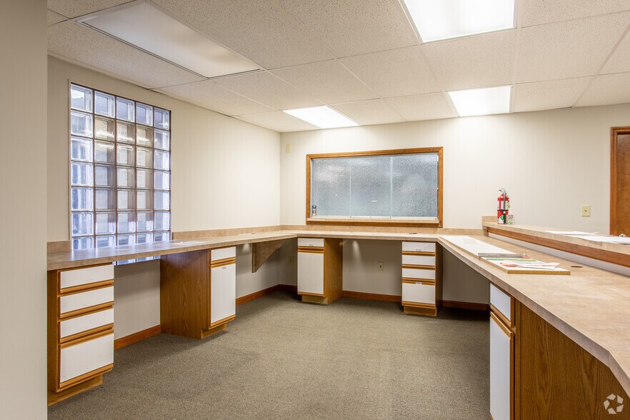 More Photos Of 8940 Kingsridge Dr, Centerville Medical For Sale