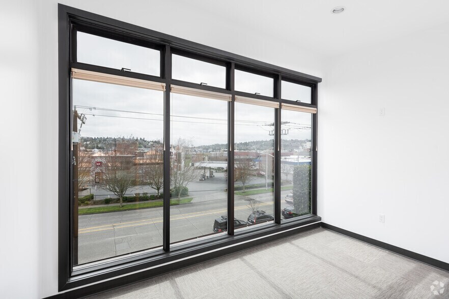 More Photos Of 928 NW Leary Way, Seattle Storefront Retail Residential For Sale