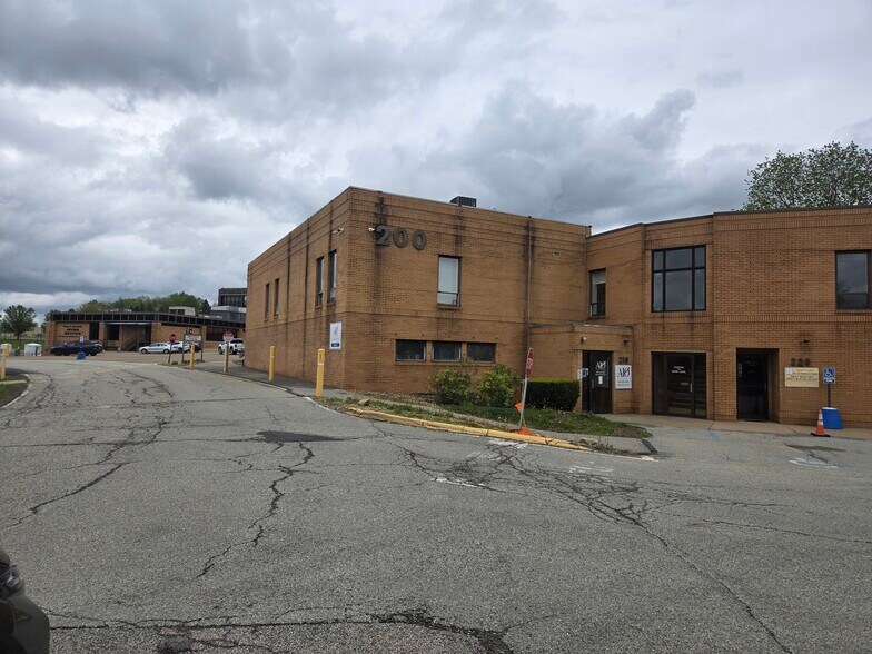 Primary Photo Of 200 Medical Arts Bldg, Kittanning Medical For Sale