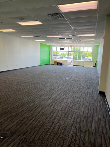 More Photos Of 1020 W Fulton St, Waupaca Freestanding For Lease