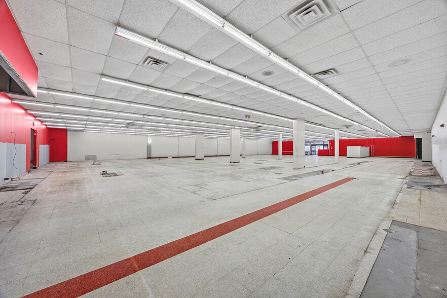 More Photos Of 3 Geddes Street Ext, Holley Supermarket For Sale