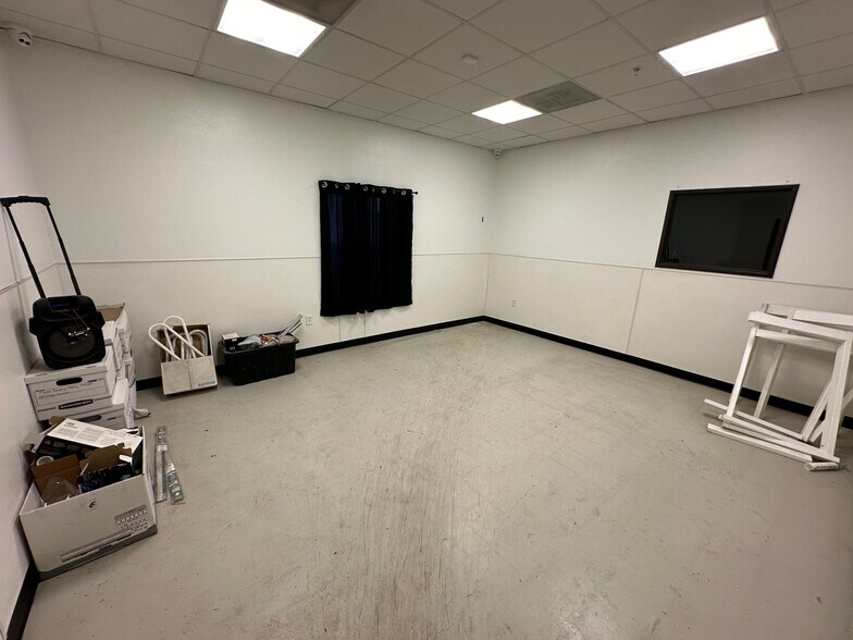 More Photos Of 777-781 Umatilla St, Denver Manufacturing For Lease