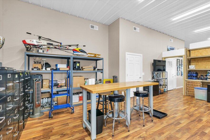 More Photos Of 109 Front St, Mansfield Industrial For Sale