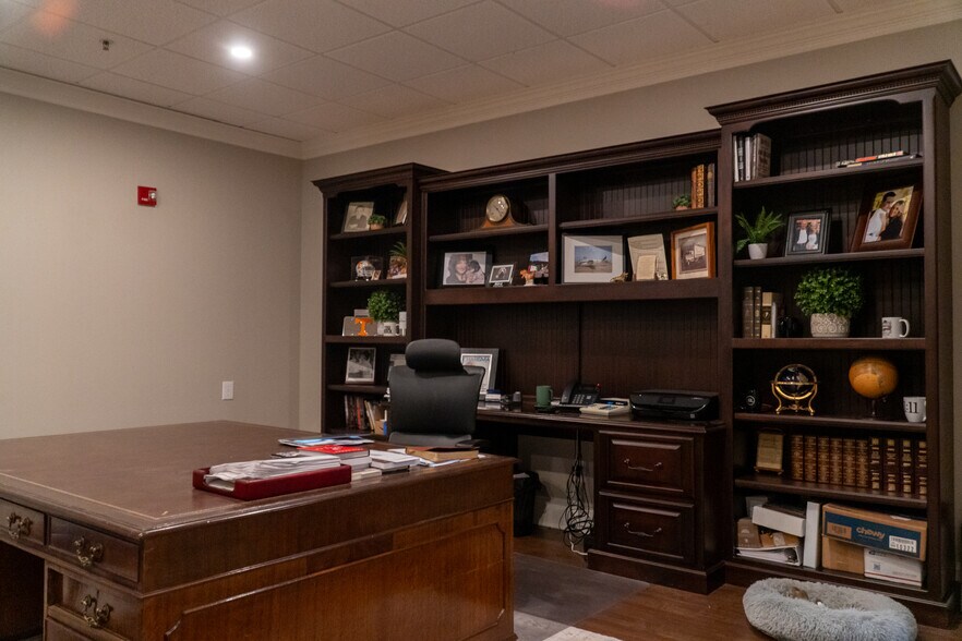 More Photos Of 500 Industrial Dr, Hamilton Industrial For Sale