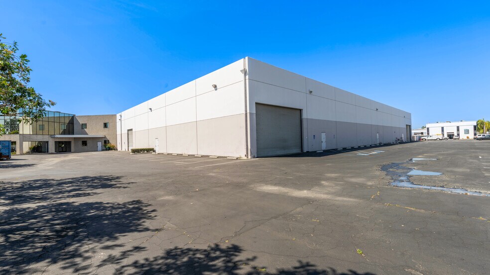 More Photos Of 3999 E La Palma Ave, Anaheim Warehouse For Sale