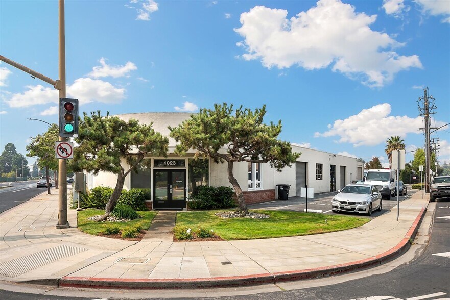 More Photos Of 1023 Chestnut St, Redwood City Research And Development For Sale
