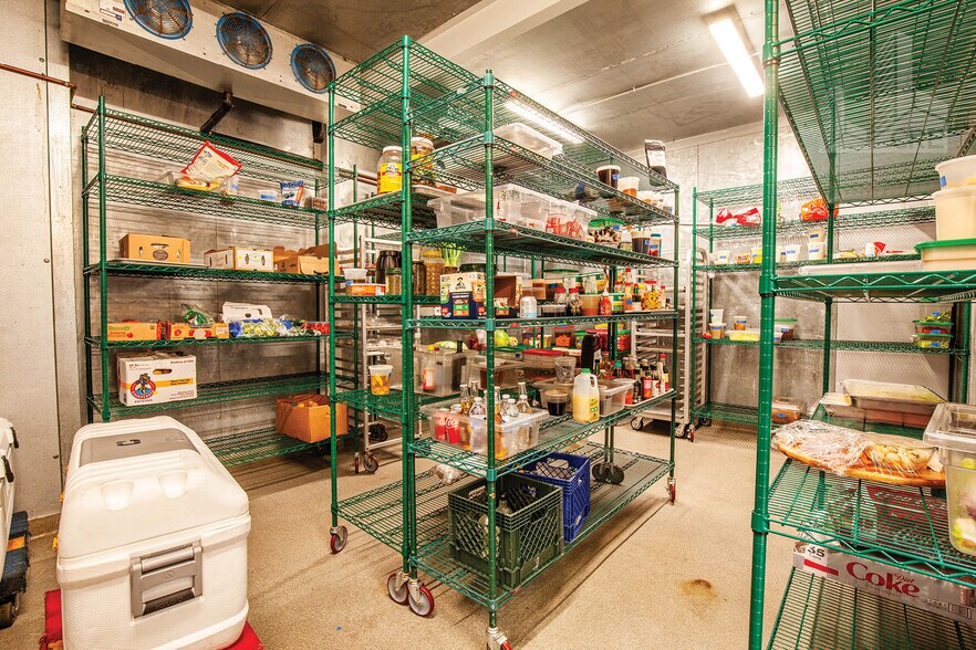 More Photos Of 1643 Jerrold Ave, San Francisco Industrial For Sale