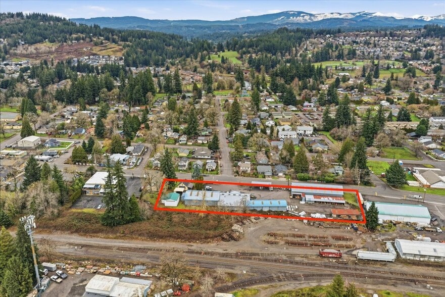 More Photos Of 2820 E St, Washougal Flex For Sale