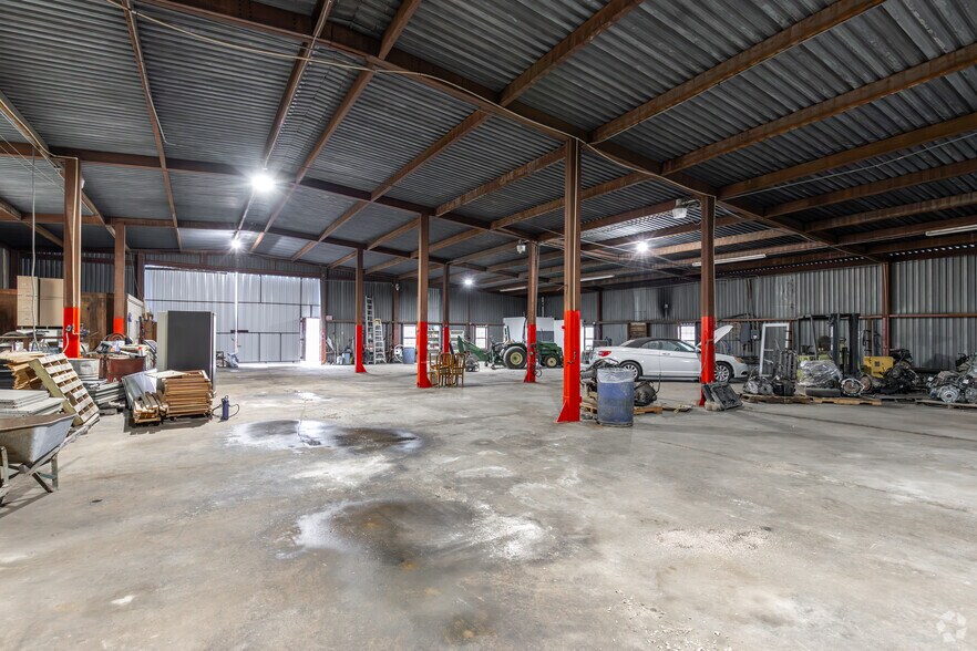 More Photos Of 2244 Highway 69 S, Greenville Auto Repair For Sale