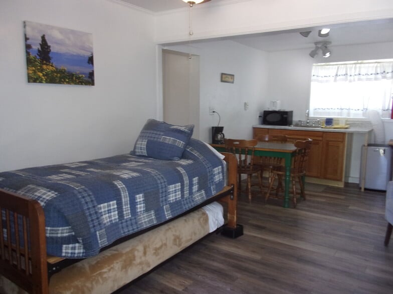 More Photos Of 308 S Main St, Darby Hotel For Sale